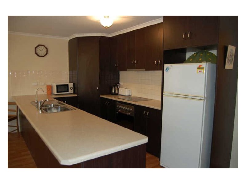 2 Acraman Street, Victor Harbor SA 5211