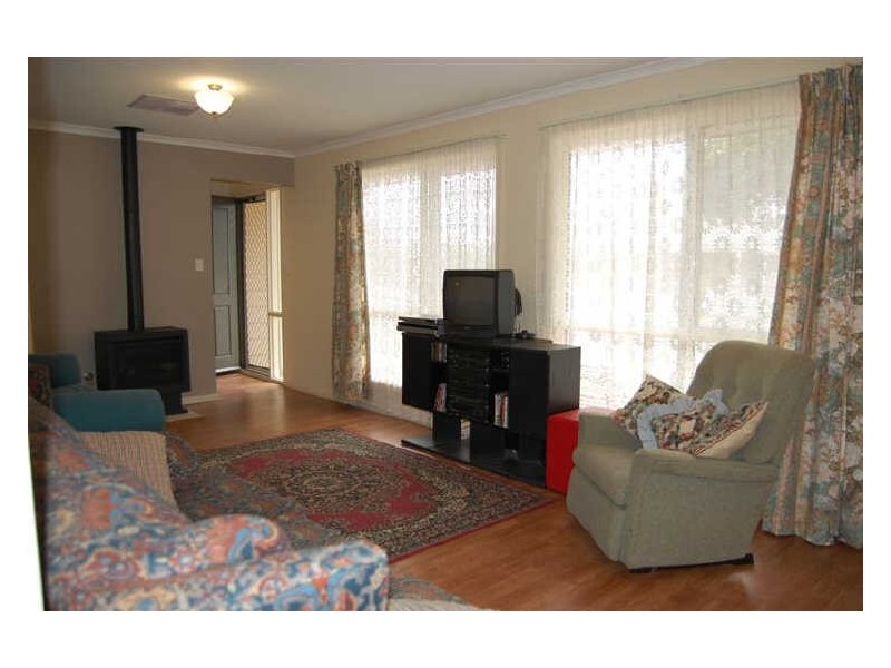 2 Acraman Street, Victor Harbor SA 5211