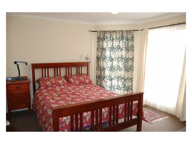 2 Acraman Street, Victor Harbor SA 5211