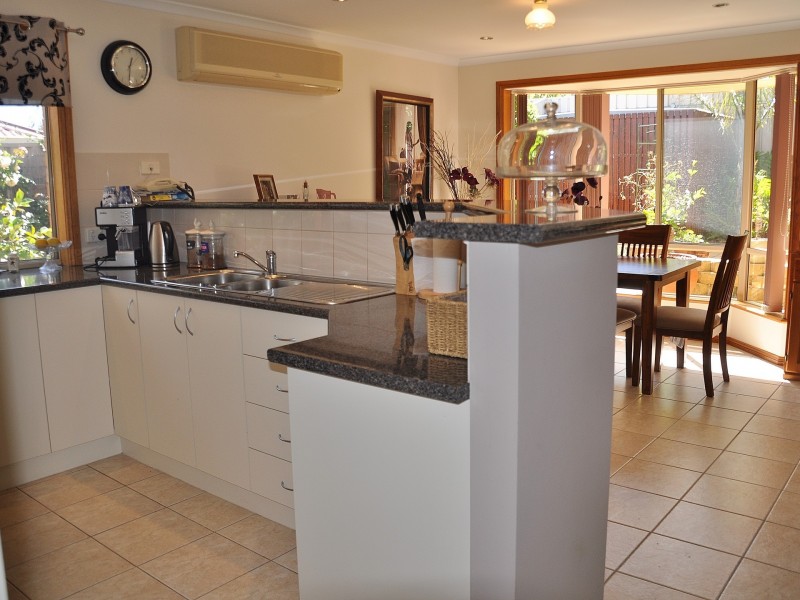 30 Sinclair St, Hayborough SA 5211