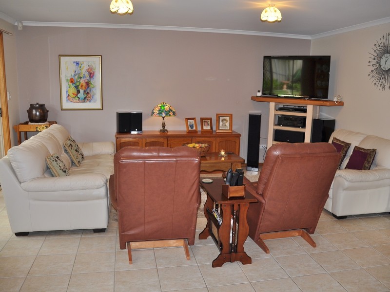 30 Sinclair St, Hayborough SA 5211