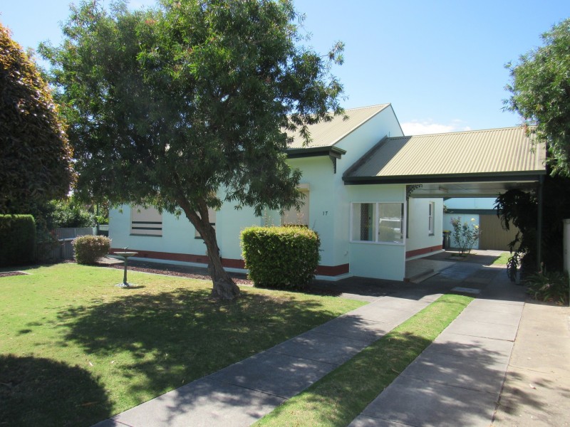 17 Oval Road, Victor Harbor SA 5211