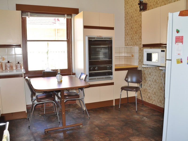 17 Oval Road, Victor Harbor SA 5211