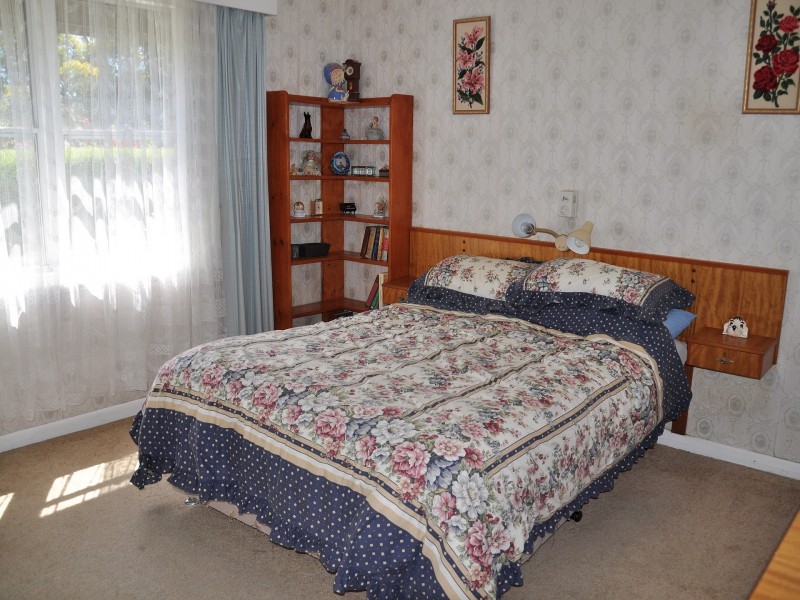 17 Oval Road, Victor Harbor SA 5211