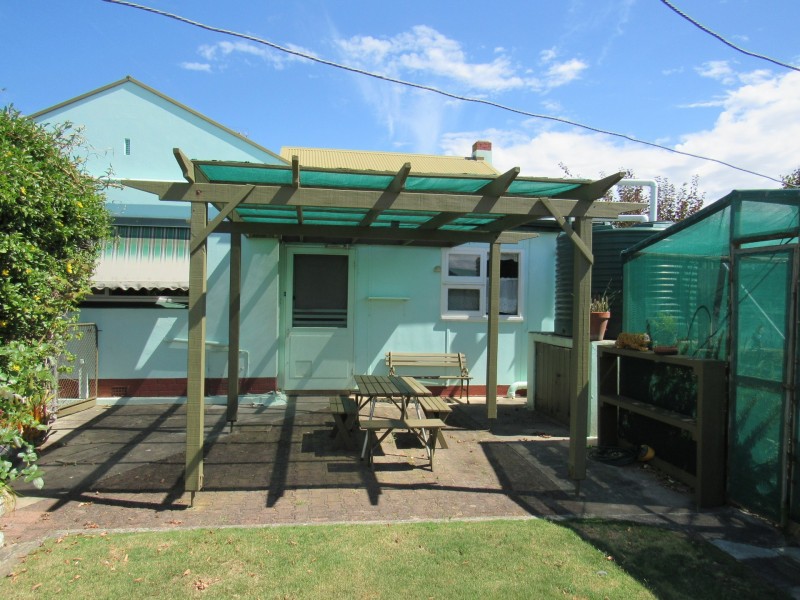 17 Oval Road, Victor Harbor SA 5211