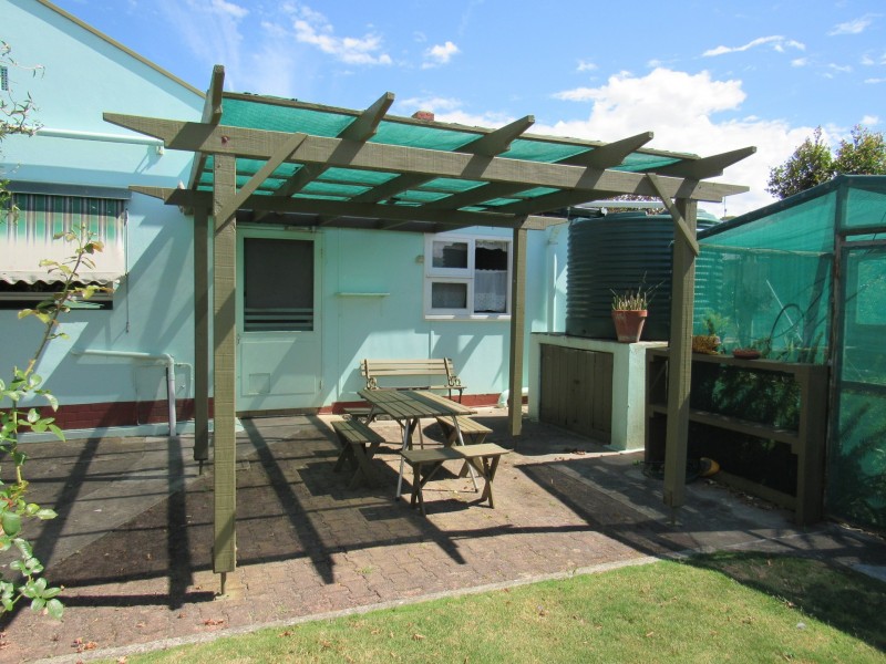 17 Oval Road, Victor Harbor SA 5211