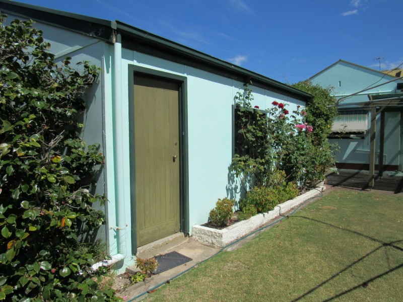 17 Oval Road, Victor Harbor SA 5211