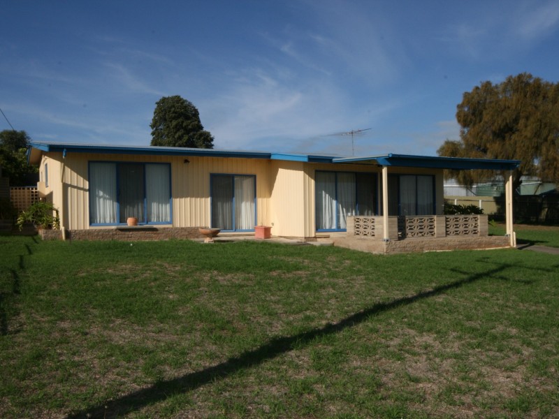 61 Captain Sturt Parade, Hindmarsh Island SA 5214