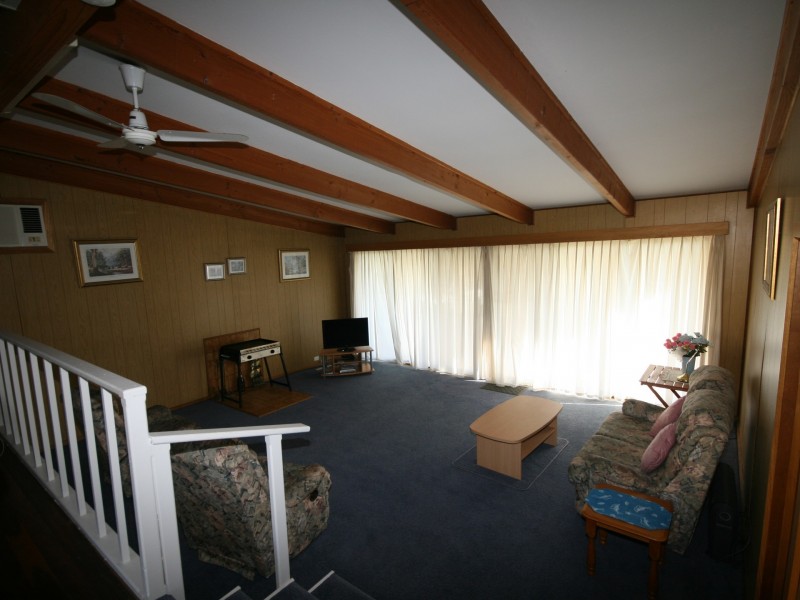 61 Captain Sturt Parade, Hindmarsh Island SA 5214