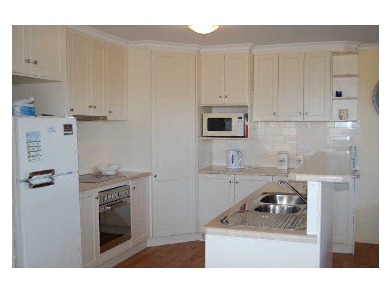 5 Giles Street, Encounter Bay SA 5211