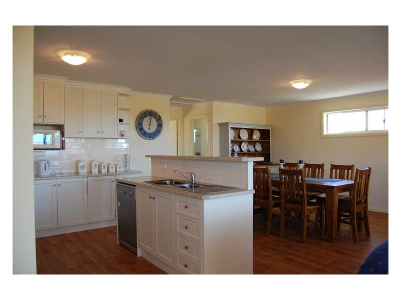 5 Giles Street, Encounter Bay SA 5211