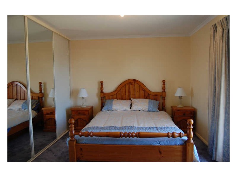 5 Giles Street, Encounter Bay SA 5211