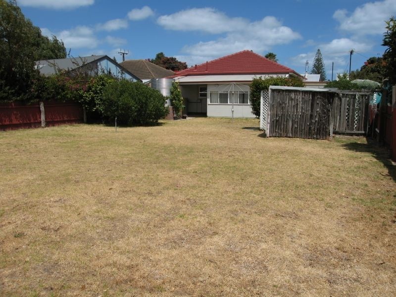 9 Sturt Street, Victor Harbor SA 5211