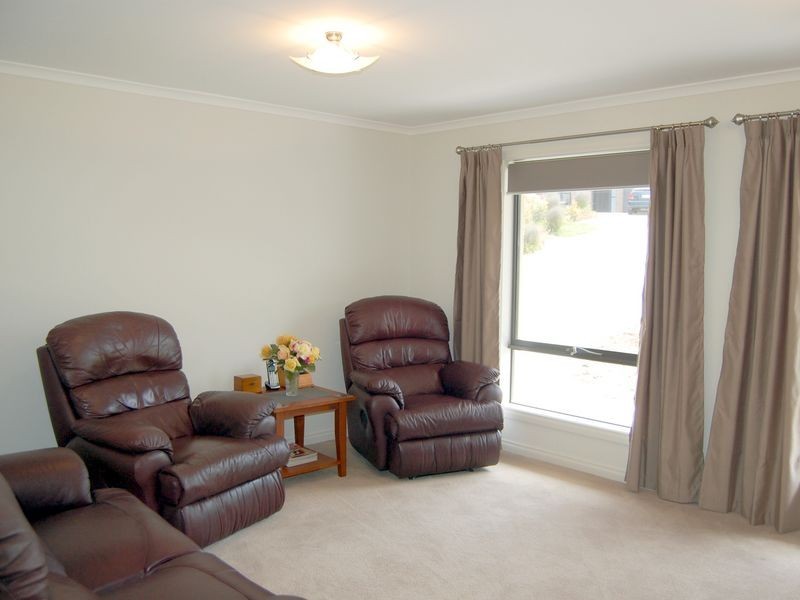 25 Wishart Crescent, Encounter Bay SA 5211