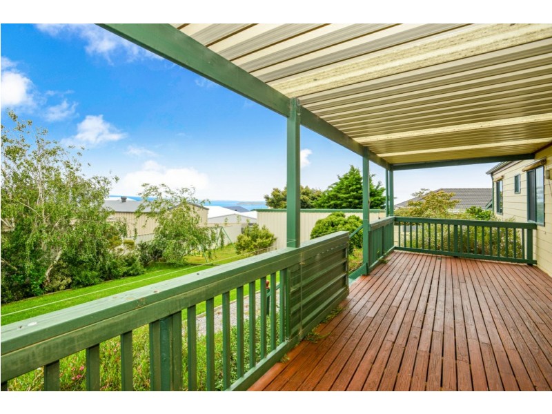 18 Mayflower Court, Encounter Bay SA 5211