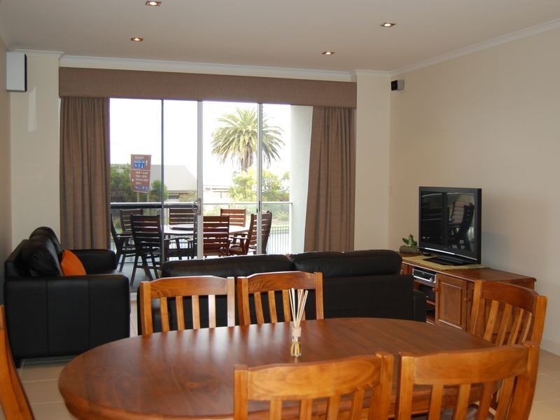 2/141 Hindmarsh Road, Victor Harbor SA 5211