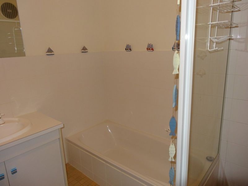 8/22 Esplanade, Victor Harbor SA 5211