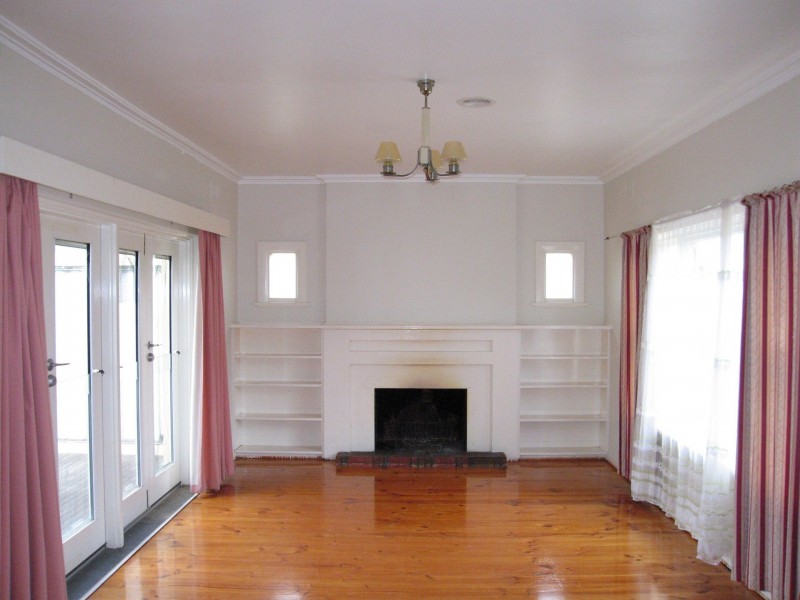 10 Renown Avenue, Victor Harbor SA 5211