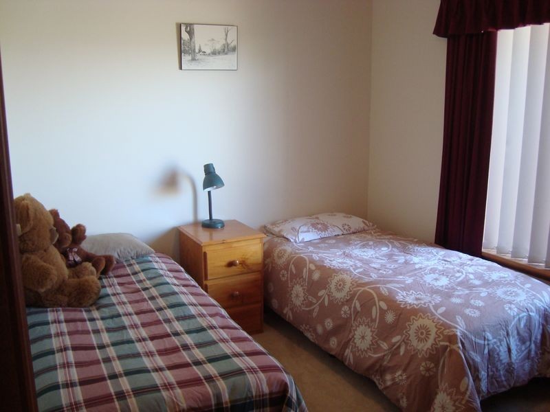 50 Pine Ave, Victor Harbor SA 5211