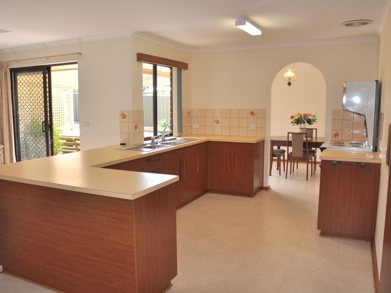 21 Passatt Street, Encounter Bay SA 5211