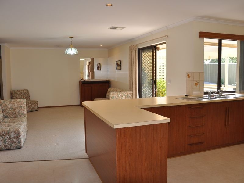 21 Passatt Street, Encounter Bay SA 5211