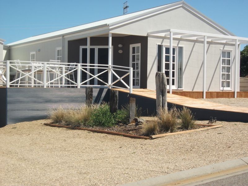 13 Minnamoora Crt, Encounter Bay SA 5211