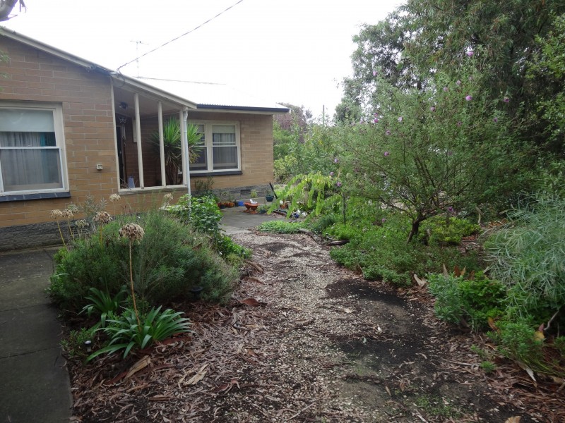 25 Churchill Road, Victor Harbor SA 5211