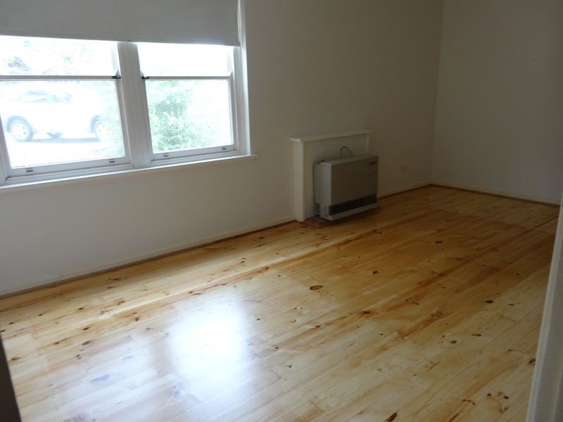 25 Churchill Road, Victor Harbor SA 5211