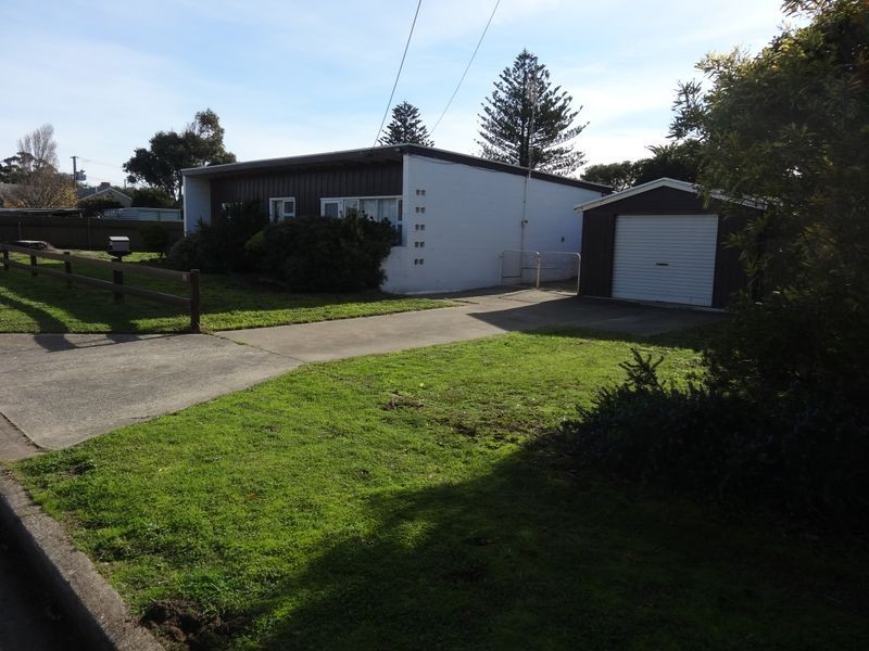 35 Newland Street, Victor Harbor SA 5211