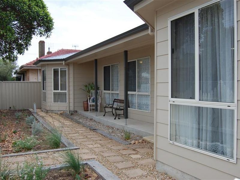 2 Acraman Street, Victor Harbor SA 5211