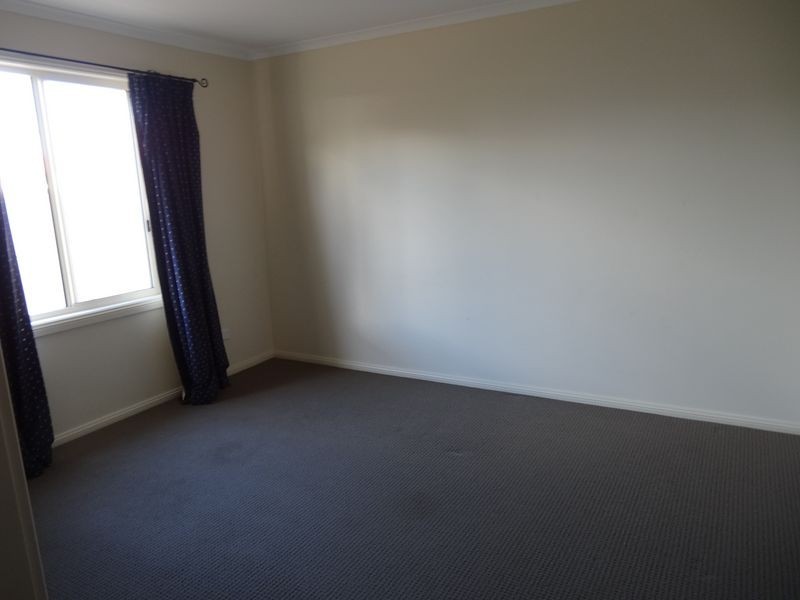 2 Acraman Street, Victor Harbor SA 5211