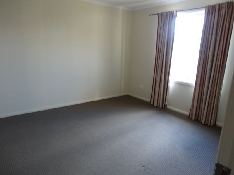 2 Acraman Street, Victor Harbor SA 5211