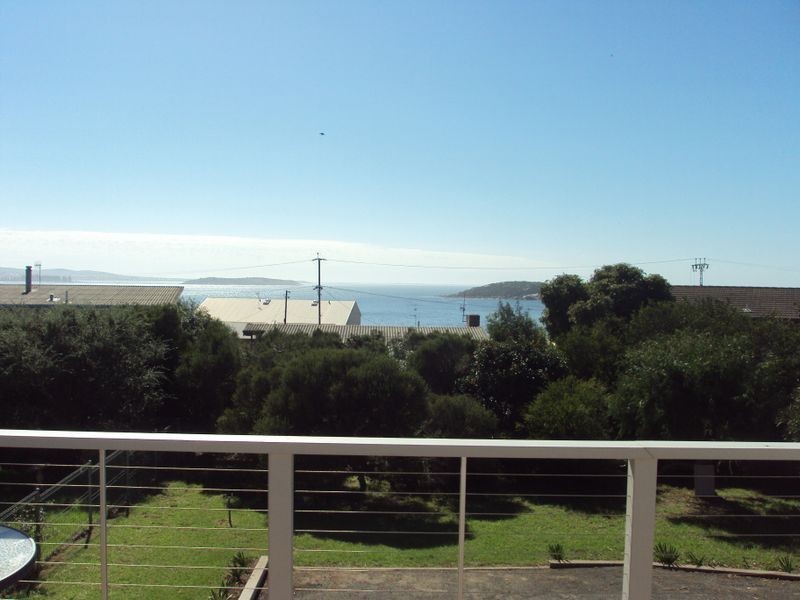 16 Viking Street, Encounter Bay SA 5211