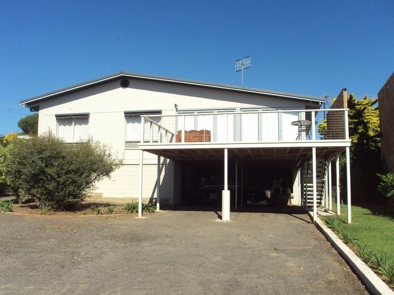 16 Viking Street, Encounter Bay SA 5211
