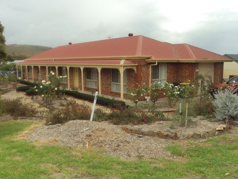 2 Manly Grove, Hayborough SA 5211