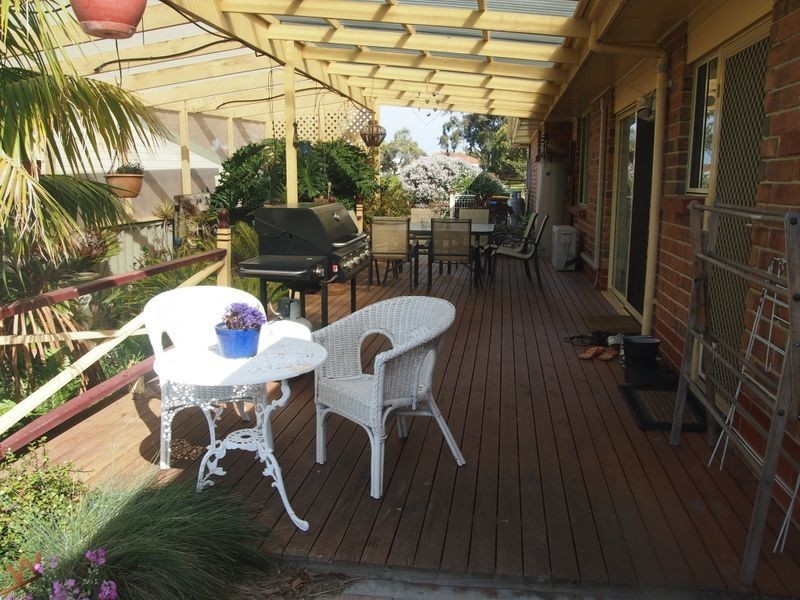 2 Manly Grove, Hayborough SA 5211