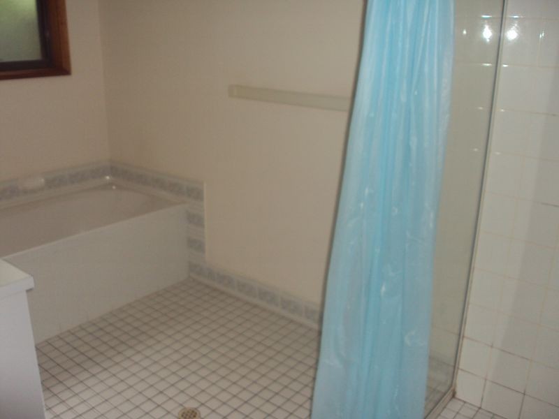 14 Bond Avenue, Victor Harbor SA 5211