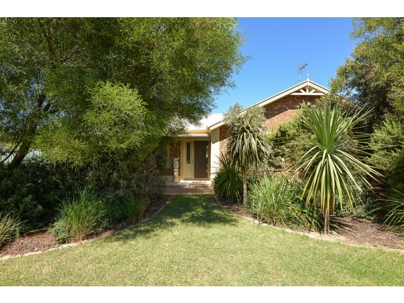 14 Sweetman Avenue, Encounter Bay SA 5211