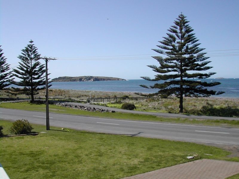 9 Franklin Pde, Encounter Bay SA 5211