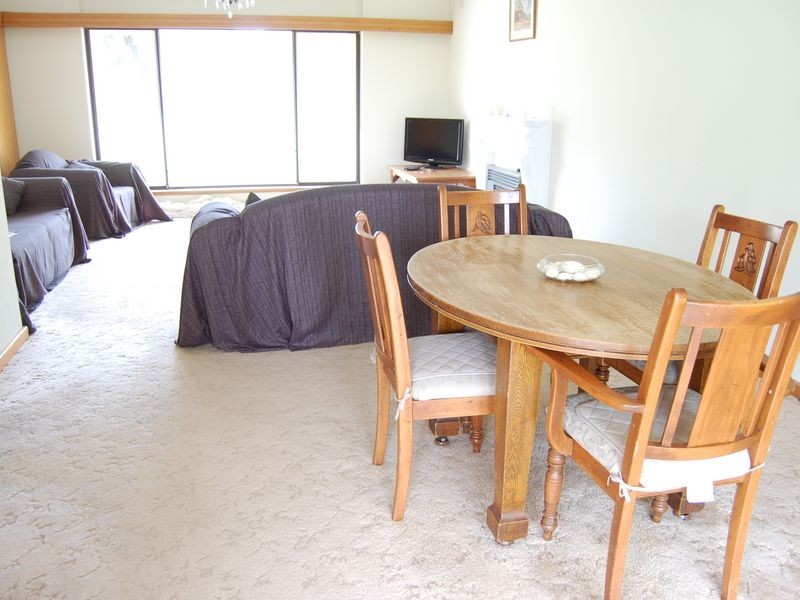 9 Gibson Ave, Encounter Bay SA 5211