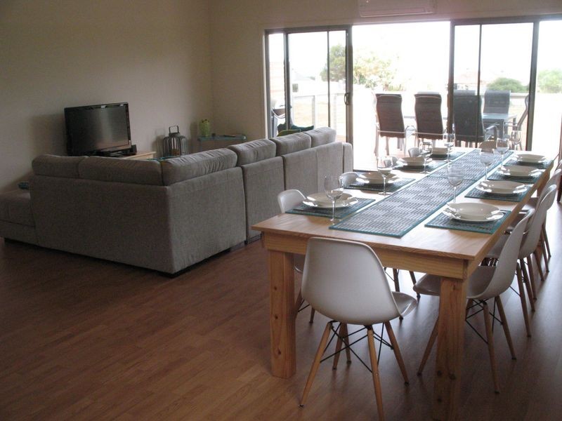 5B Giles Street, Encounter Bay SA 5211