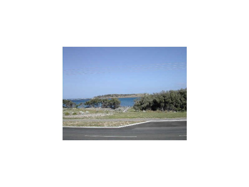 3/30 Esplanade, Victor Harbor SA 5211
