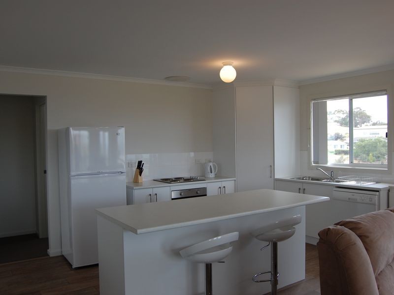 2 Davies Street, Encounter Bay SA 5211