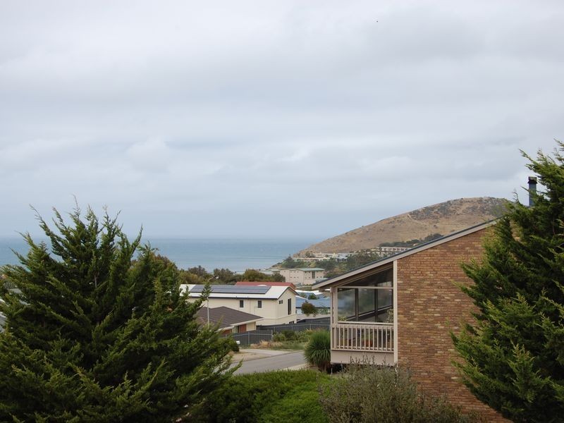 2 Davies Street, Encounter Bay SA 5211