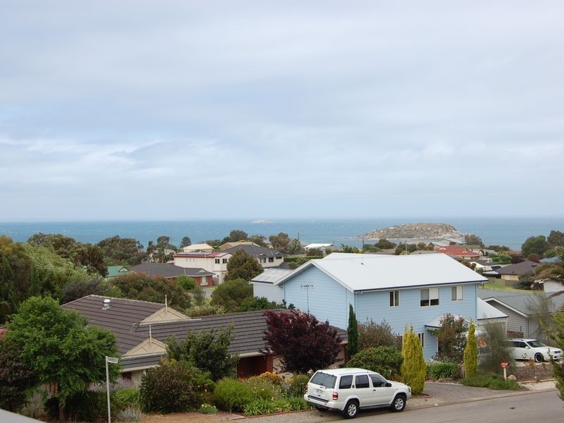 2 Davies Street, Encounter Bay SA 5211