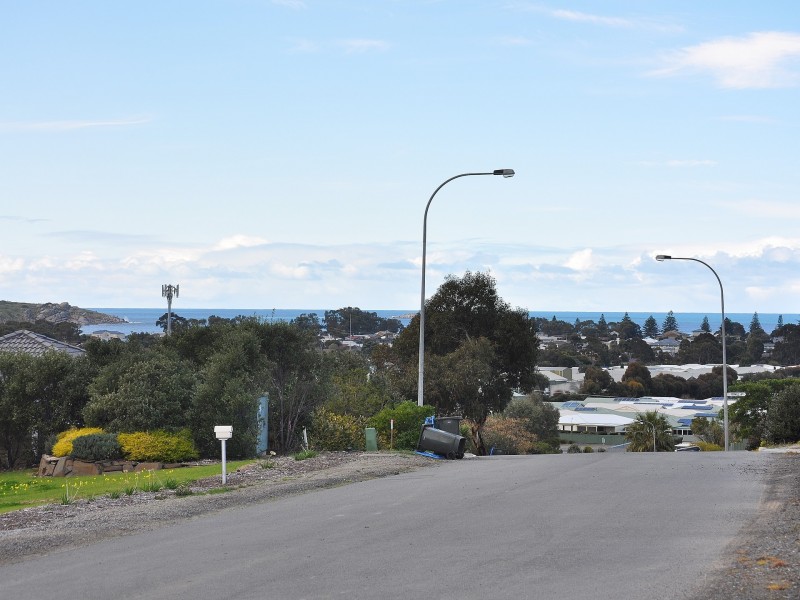 27 Poltong Crescent, Encounter Bay SA 5211