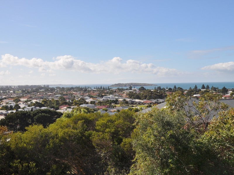 30 Clive Avenue, Encounter Bay SA 5211