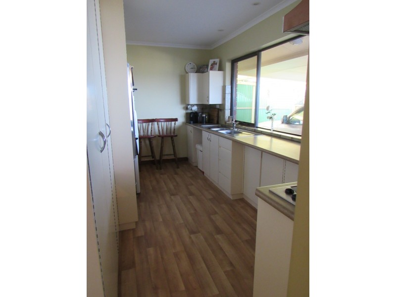 31 The Crescent, Victor Harbor SA 5211