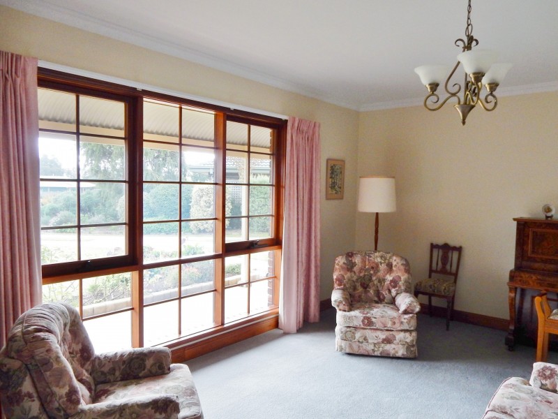 8 Connell Street, Victor Harbor SA 5211