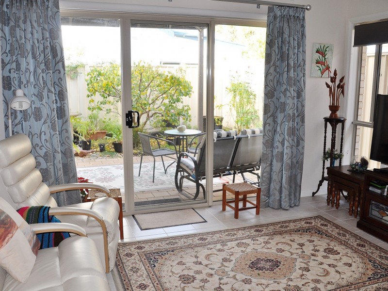 21 Oval Road, Victor Harbor SA 5211